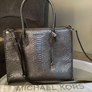 Michael Kors Large Mercer Tote